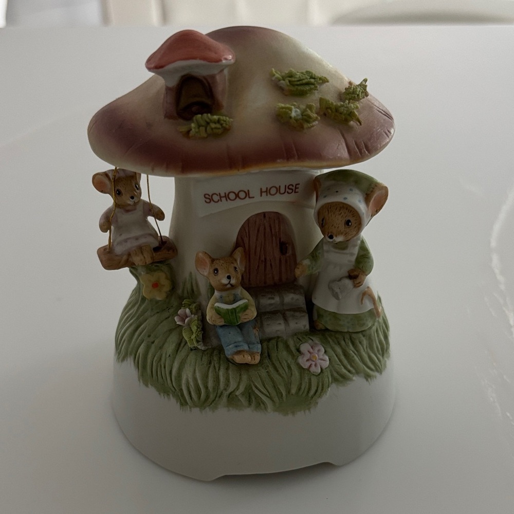 Enesco Bunny Family “School Days” Music Box